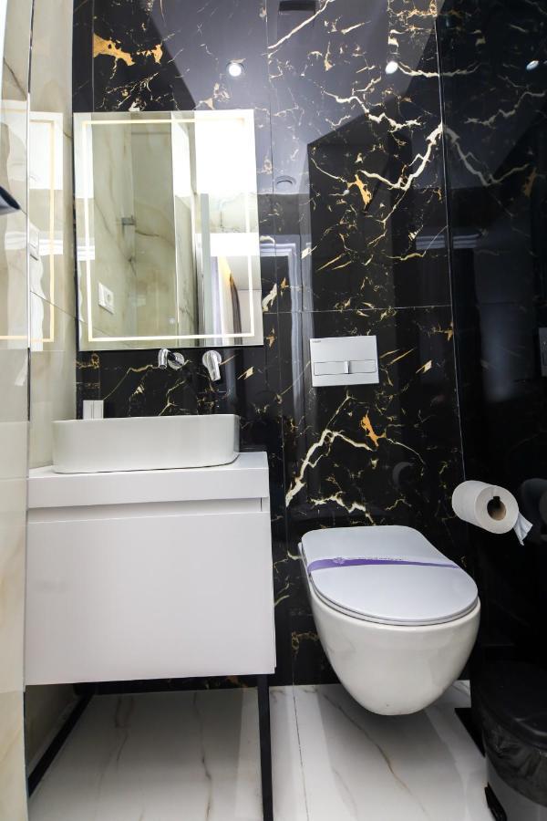 N Hotel City Center By Noshi Tirana Exterior foto